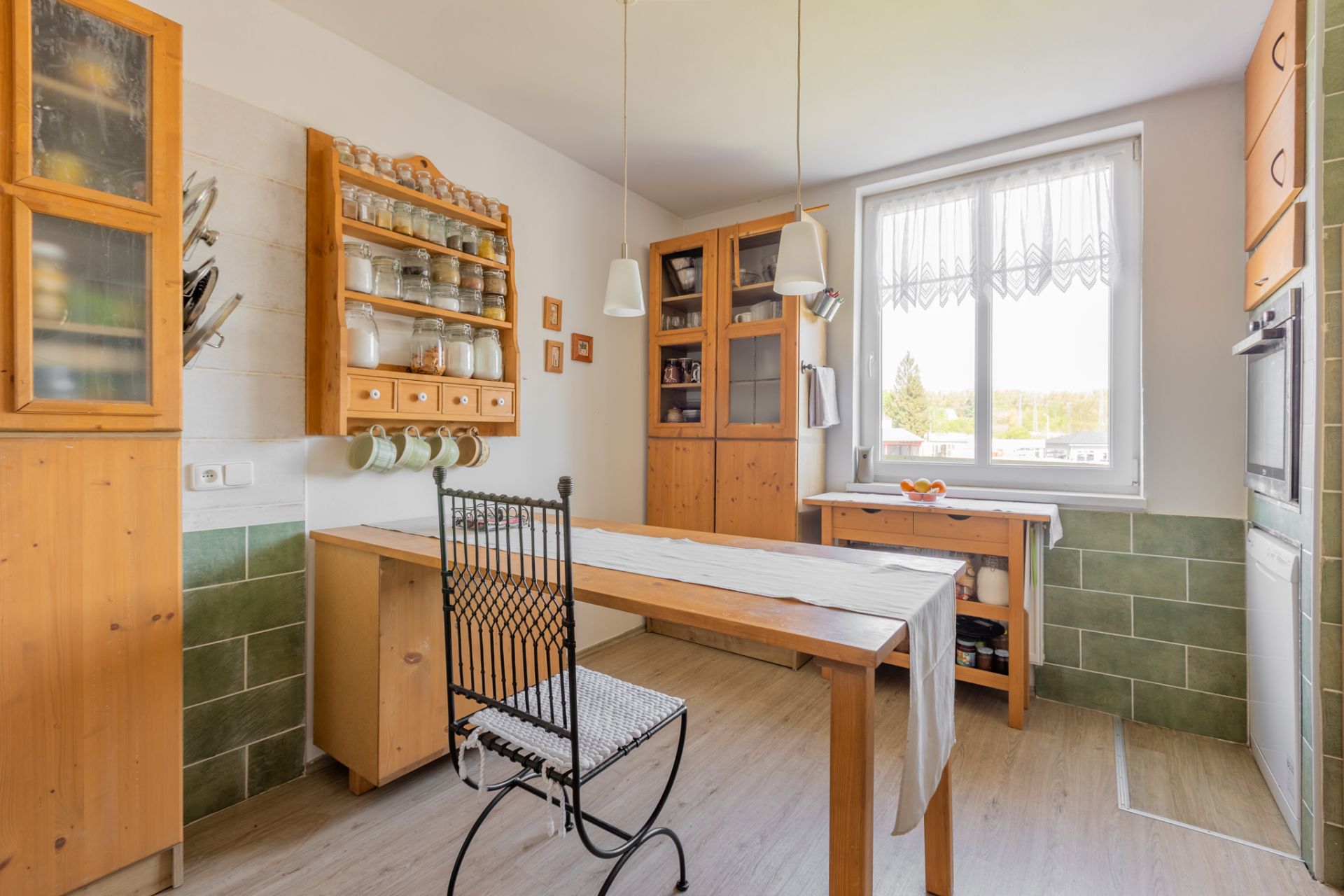 Prodej bytu 5+1 ( 114 m2), s podílem na zahradě, Fričova, Karlovy Vary - Bohatice