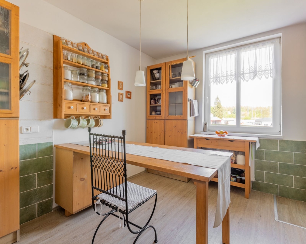 Prodej bytu 3+1 ( 114 m2), s podílem na zahradě, Fričova, Karlovy Vary - Bohatice